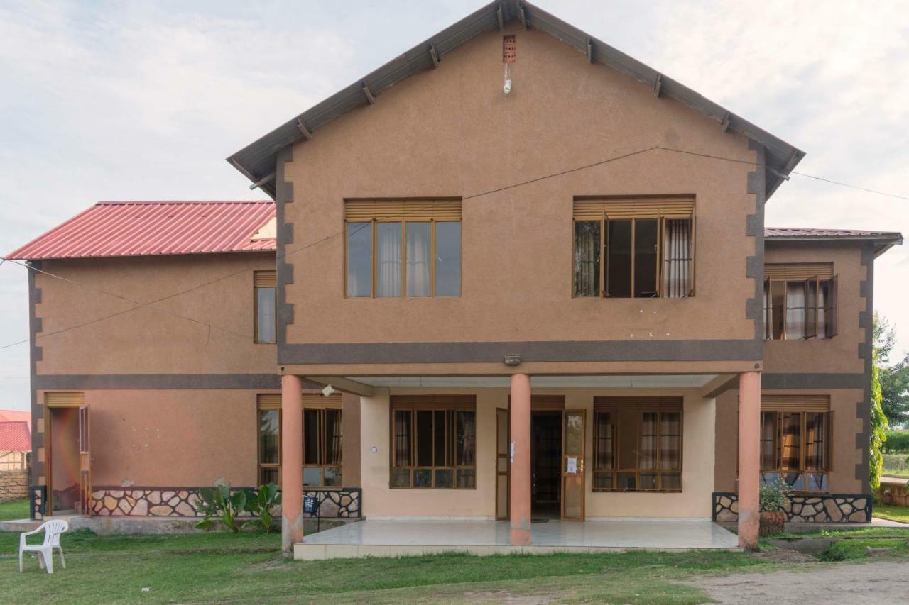 Rwenzori International Hotel Kasese Exterior photo