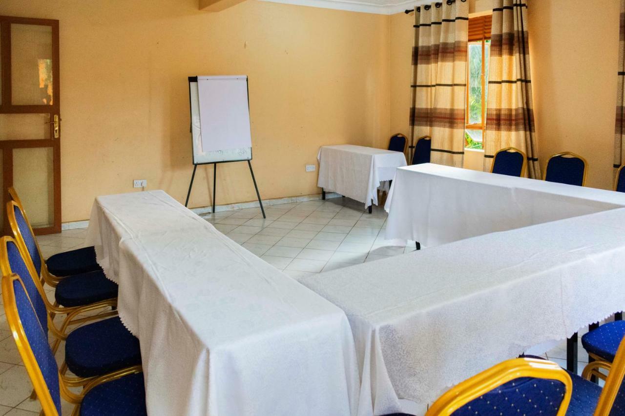 Rwenzori International Hotel Kasese Exterior photo