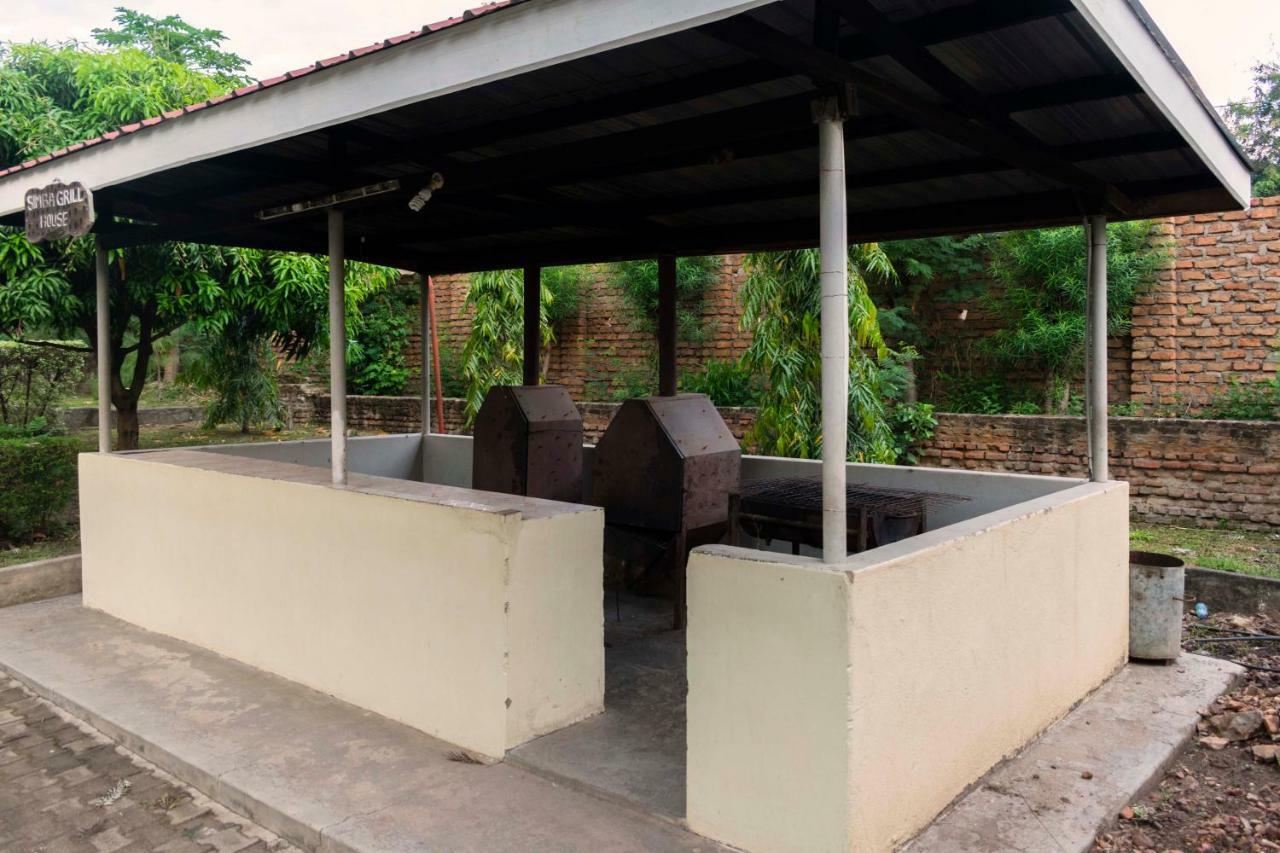 Rwenzori International Hotel Kasese Exterior photo
