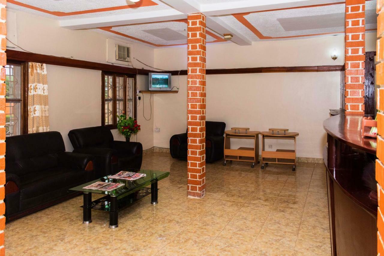 Rwenzori International Hotel Kasese Exterior photo